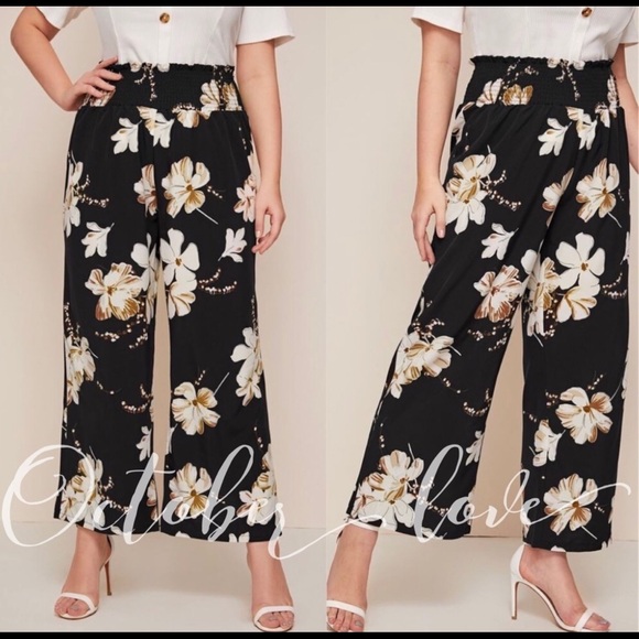 PLUS Size Floral Print Pants - Picture 3 of 4